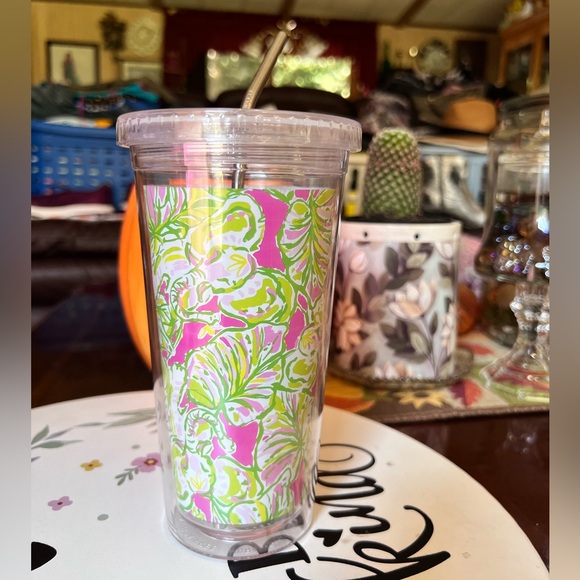 Lilly Pulitzer Tumbler 16 Oz Insulated Screw On Lid Elephant Ear Beach. - Picture 11 of 15